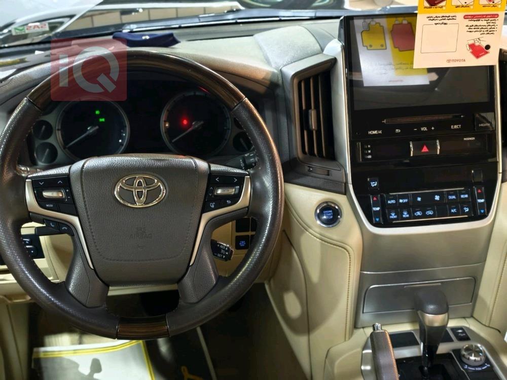 تويوتا لاندكروزر